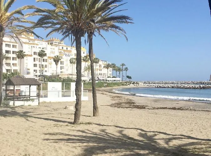 Puerto Banus .,Gray De\'Albion